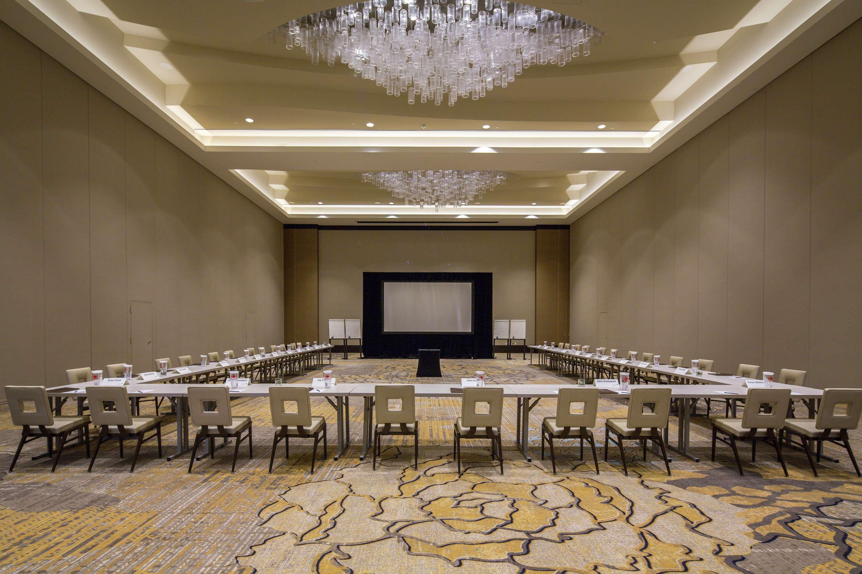 Hilton Dallas/Plano Granite Park Eksteriør bilde