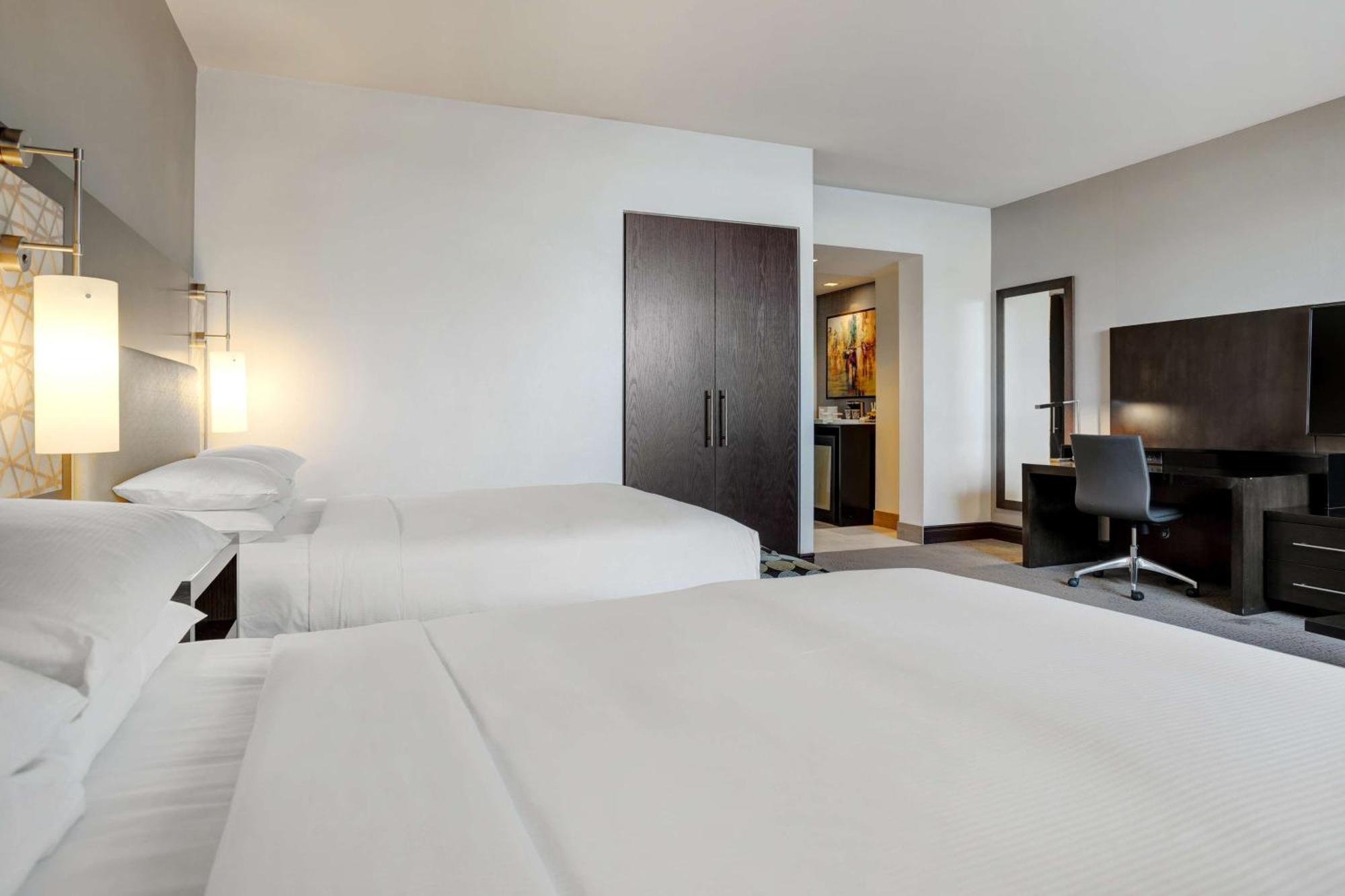 Hilton Dallas/Plano Granite Park Eksteriør bilde