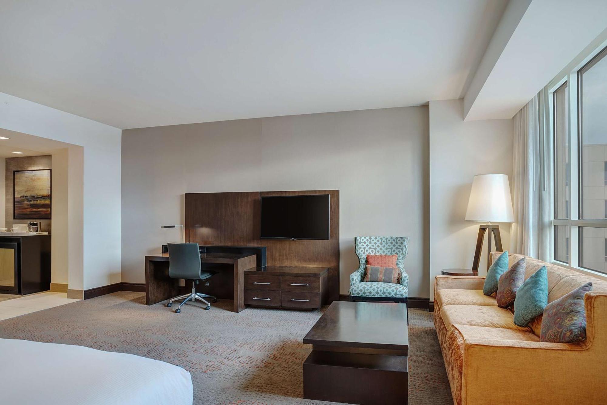 Hilton Dallas/Plano Granite Park Eksteriør bilde