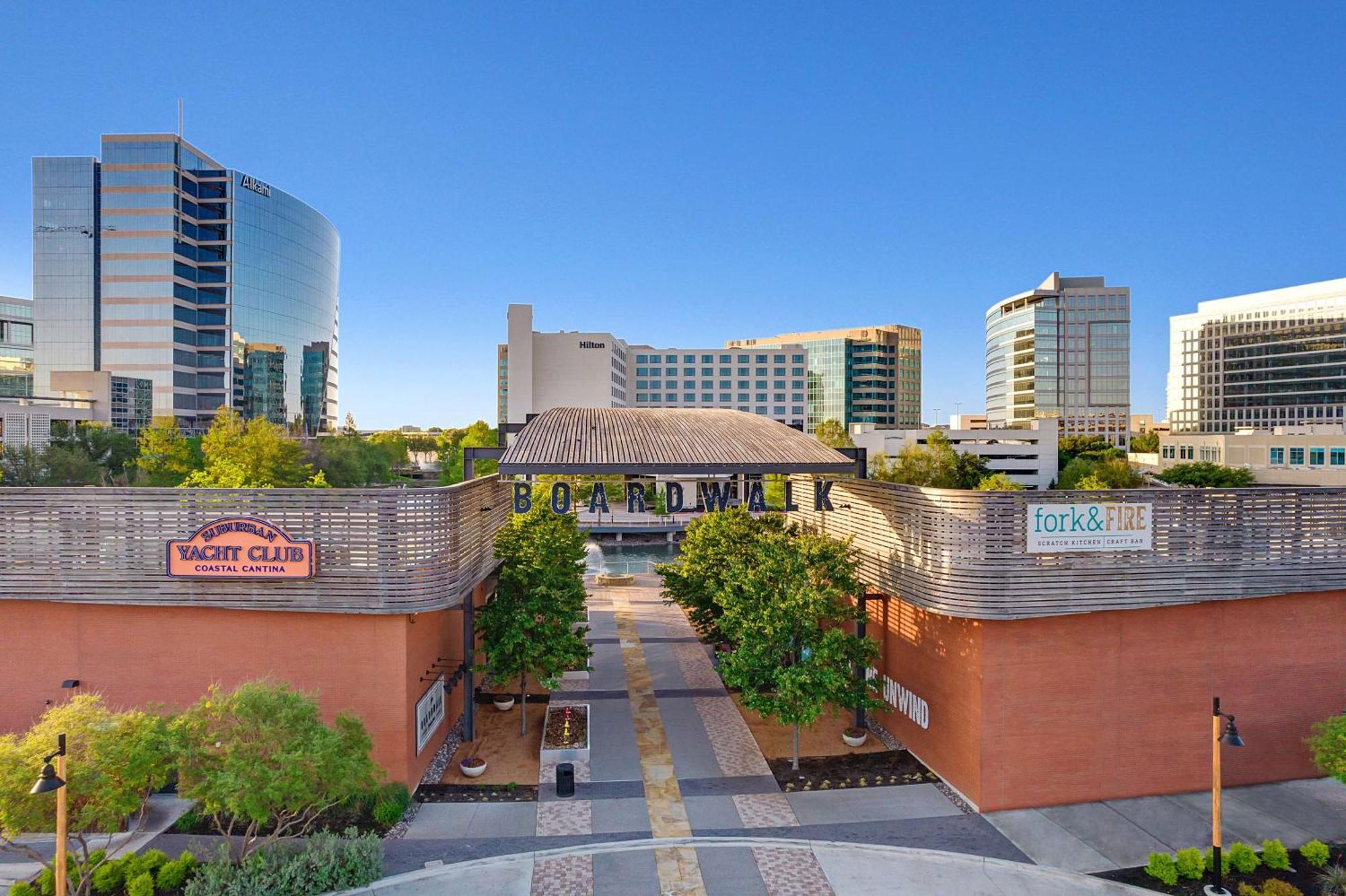 Hilton Dallas/Plano Granite Park Eksteriør bilde
