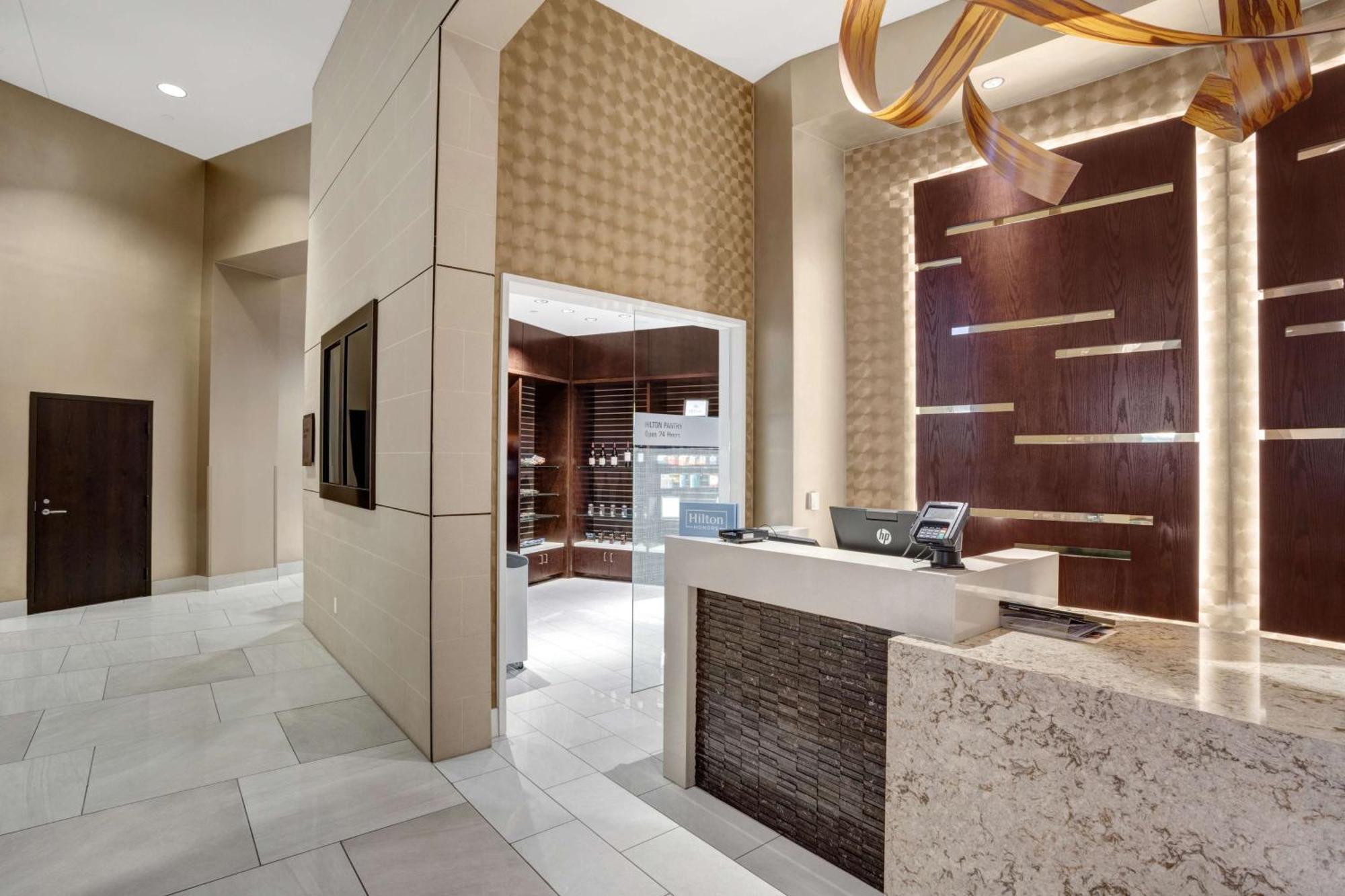 Hilton Dallas/Plano Granite Park Eksteriør bilde